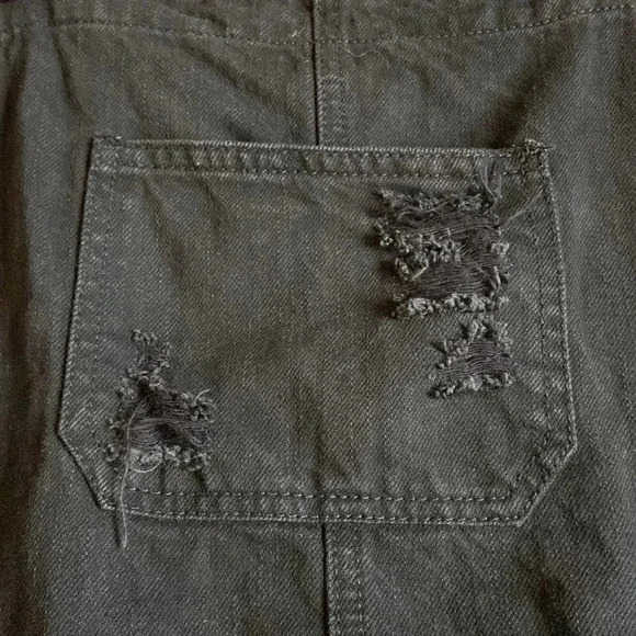 Hollister | Low -Rise Short Jean Overalls - Picture 4 of 7